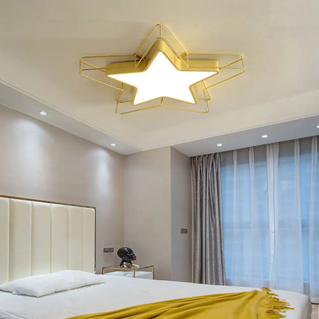 Modern Nordic 5-Point Star Led Flush Mount Ceiling Light - 24.5’/28’ Wide Black/Gold Finish For