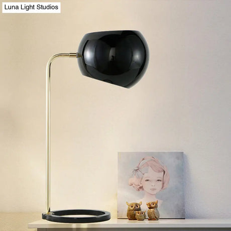 Modern Nordic Geometric Iron Table Light In Black - 1 Head Living Room Desk Lamp