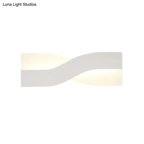 Modern Twisted Sconce Led Wall Mounted Light Fixture In Gold - Warm White