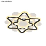 Nordic Style Led Acrylic Star Frame Flush Mount Ceiling Lamp In White/Black
