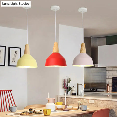 Nordic Style Metal Hanging Pendant Lamp With Wooden Top - Ideal For Restaurants