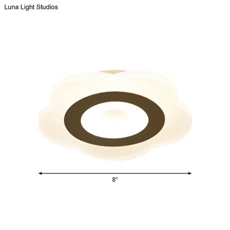 Sleek Led Ceiling Light With Acrylic Shade For Narrow Spaces