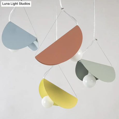Sleek Metal Pendant Ceiling Light- Simplicity & Style In Living Room Lighting