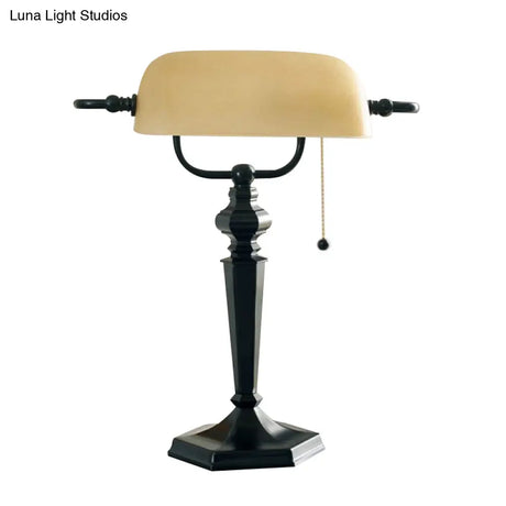 Traditional Black/Brass Finish Metal Desk Lamp With Pull Chain 1 Light Tan Glass Shade