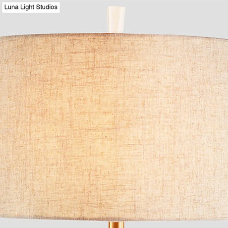 Traditional Cylinder Crystal Base Table Lamp For Bedroom With Flaxen Fabric Shade
